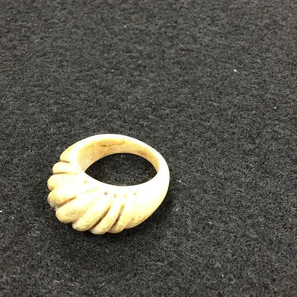 Ring Antique Hand carved cream and Inlaid gold wire Size 6 1/2 to 6 and three-qu